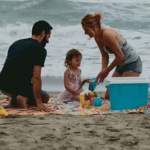 Zobaczyłam mojego męża… ale on mnie nie rozpoznał — i wtedy zrozumiałam, że nadszedł czas, by iść dalej.